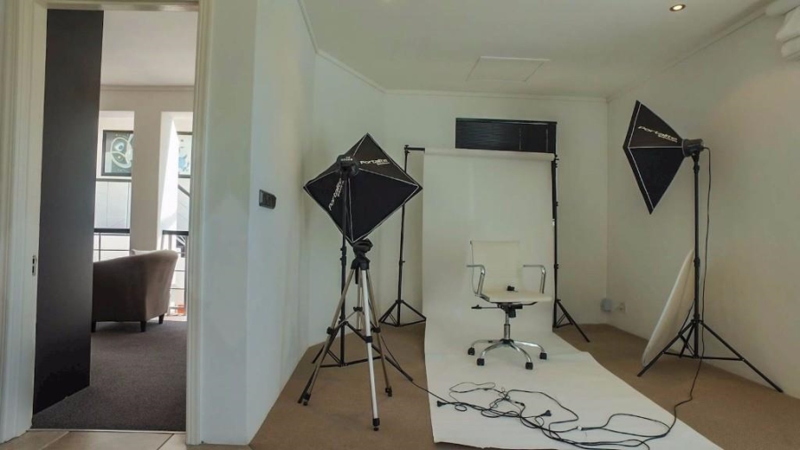 To Let 4 Bedroom Property for Rent in Plattekloof Western Cape